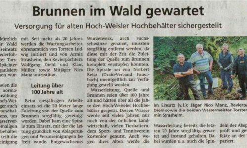 Brunnen im Wald gewartet