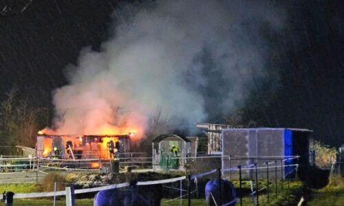 622391677_18104714614748672_2517026845944194803_n Bauwagen brannte auf dem Shettyhof